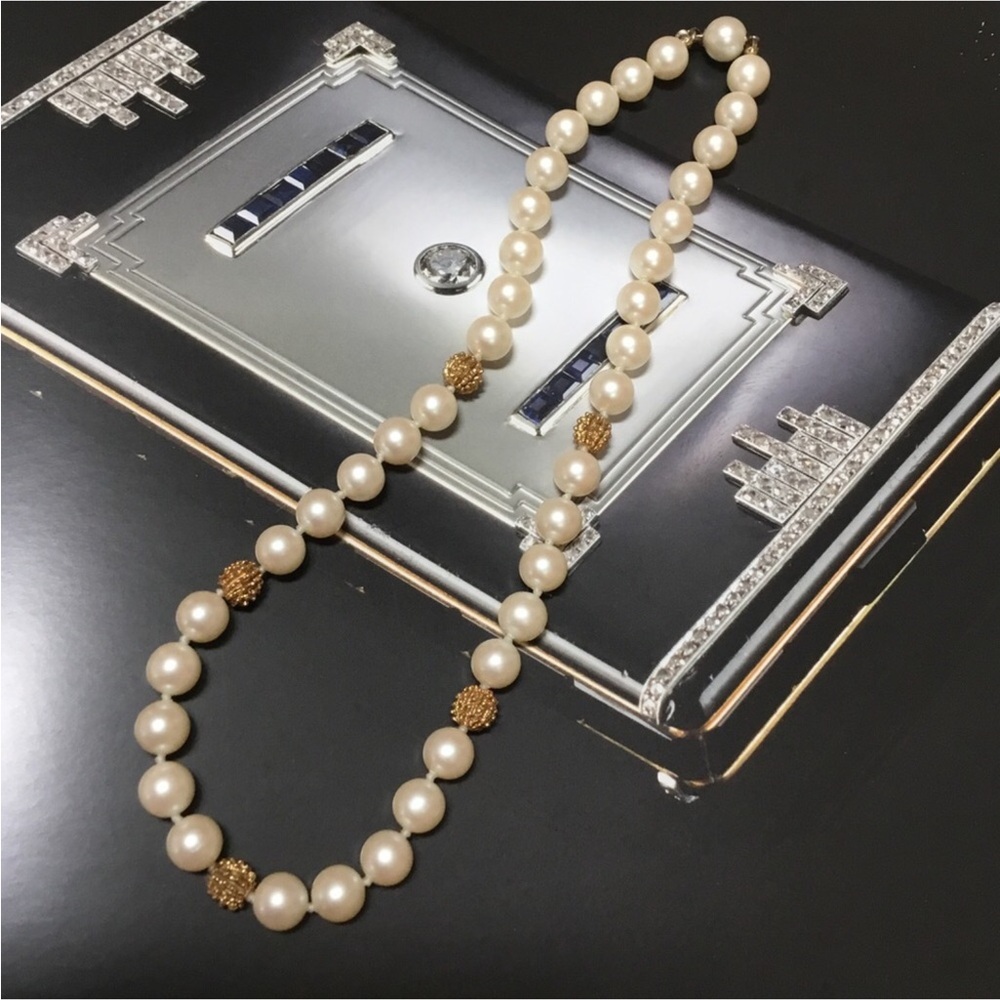 🌟 SALE $20 🌟 Vintage 1940’s Glass & Gold Beaded Hand Knotted Pearl Necklace